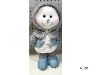 им Снеговик арт. X176B-601 Девочка в серо-синем костюме стоит 40 см в пак.