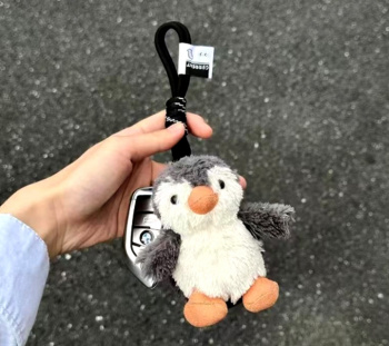 им Пингвин арт. 070125-209 Брелок на карабине в пак. им Пингвин арт. 070125-209 Брелок на карабине в пак.