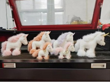 им Единорог арт. 209850 Брелок пушистый 20 см цвета микс в пак.